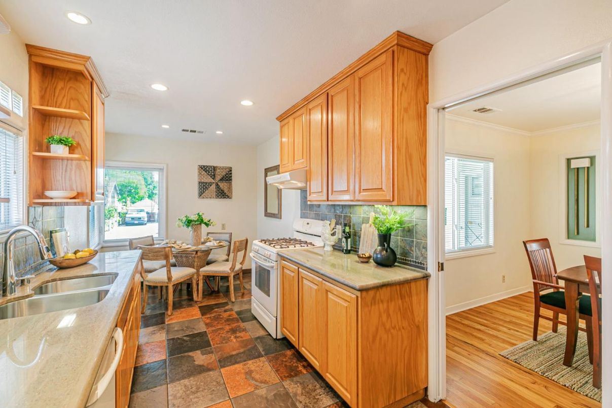 Dining room, Interior, Kitchen, Recessed Lighting, Wood Texture Flooring
