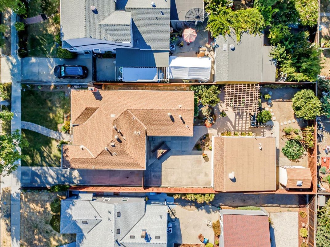 Exterior, Drone