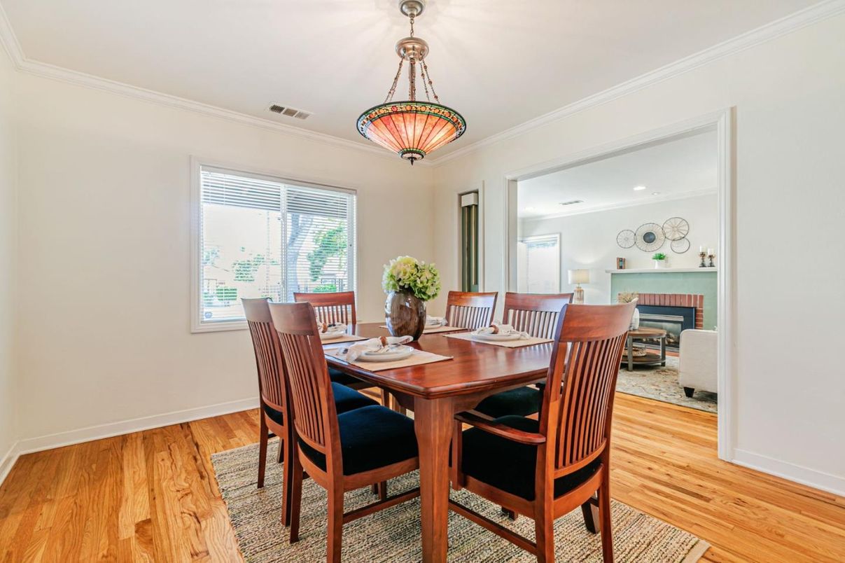Dining room, Fireplace, Interior, Pendant Lights, Recessed Lighting, Wood Texture Flooring