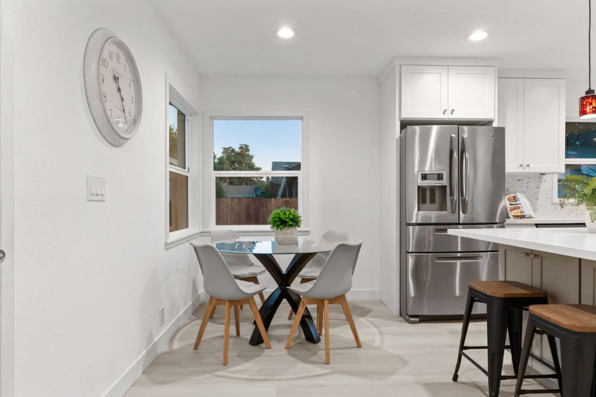 Dining room, Interior, Kitchen, Recessed Lighting, Stainless Steel Appliances