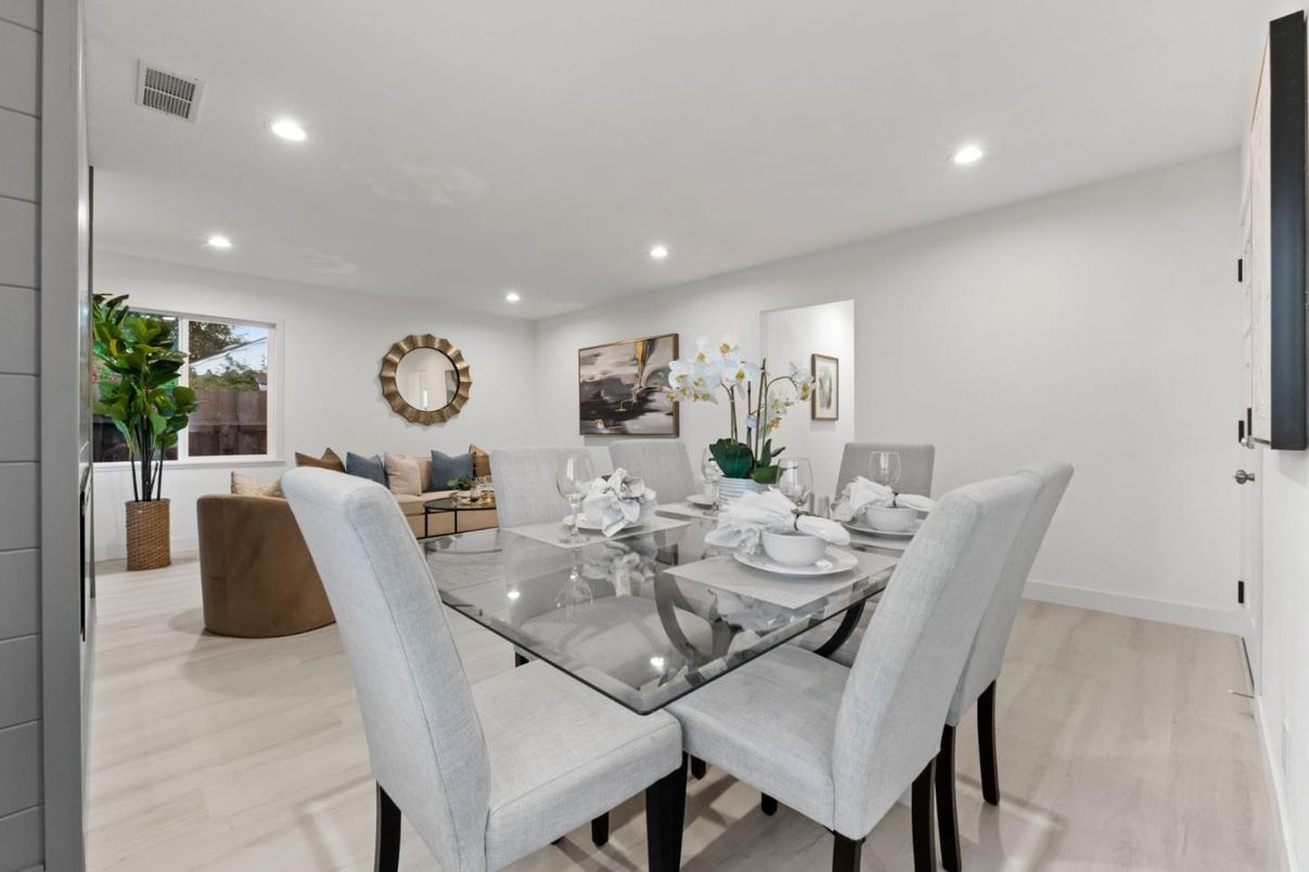 Dining room, Interior, Living room, Recessed Lighting, Wood Texture Flooring