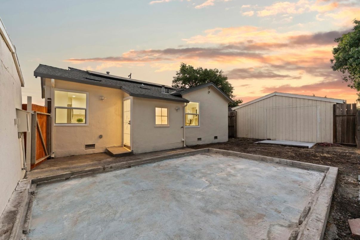 Backyard, Exterior