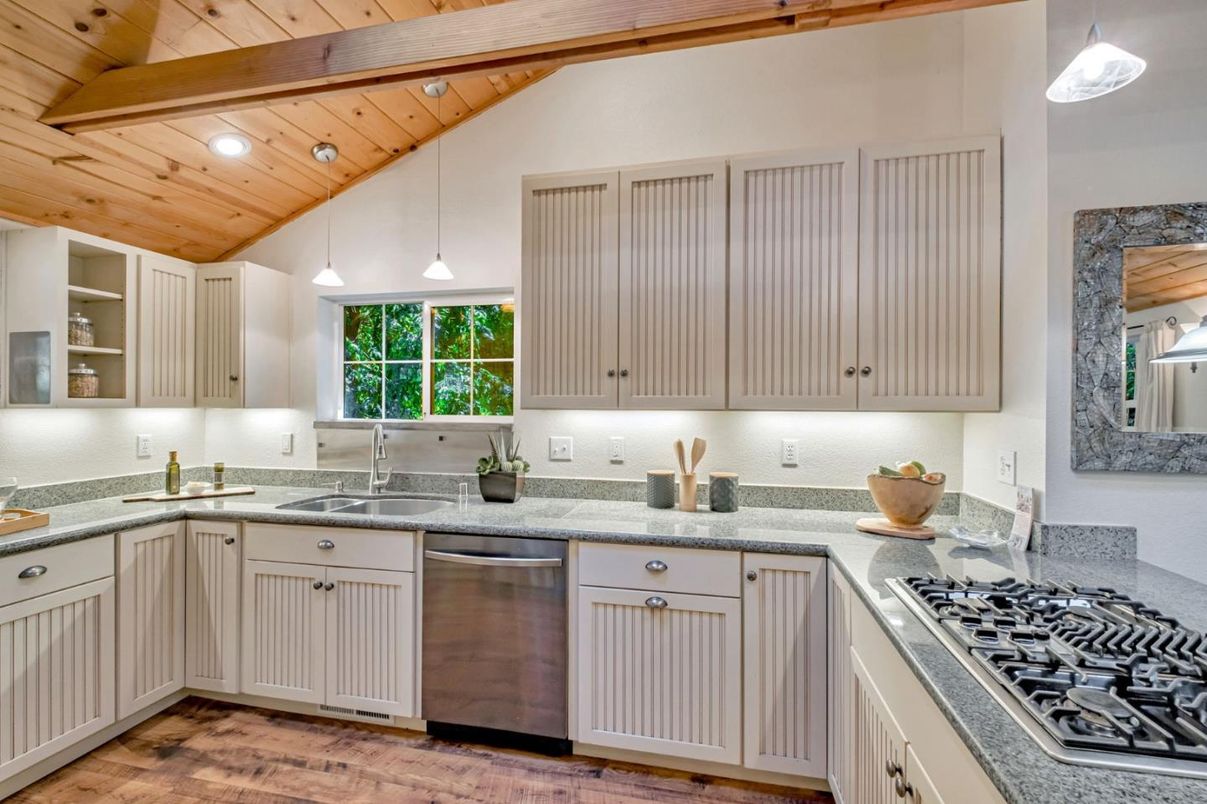 Interior, Kitchen, Pendant Lights, Recessed Lighting, Stainless Steel Appliances, Wooden Beams, Wooden Ceilings, Wood Texture Flooring