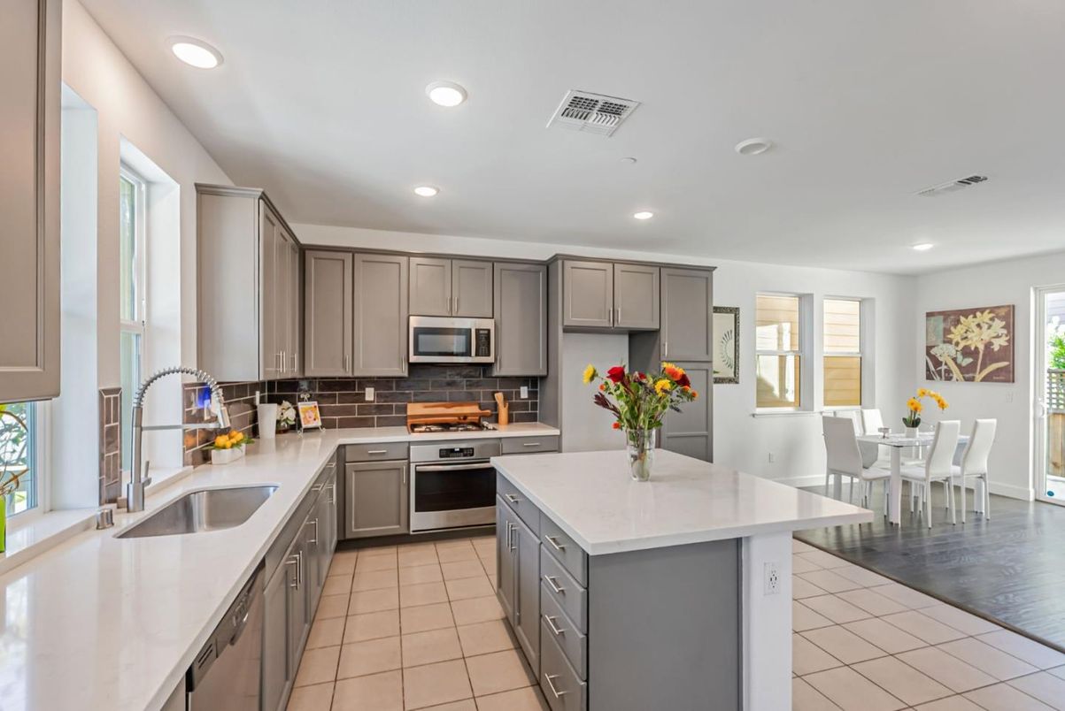 Dining room, Interior, Kitchen, Recessed Lighting, Stainless Steel Appliances
