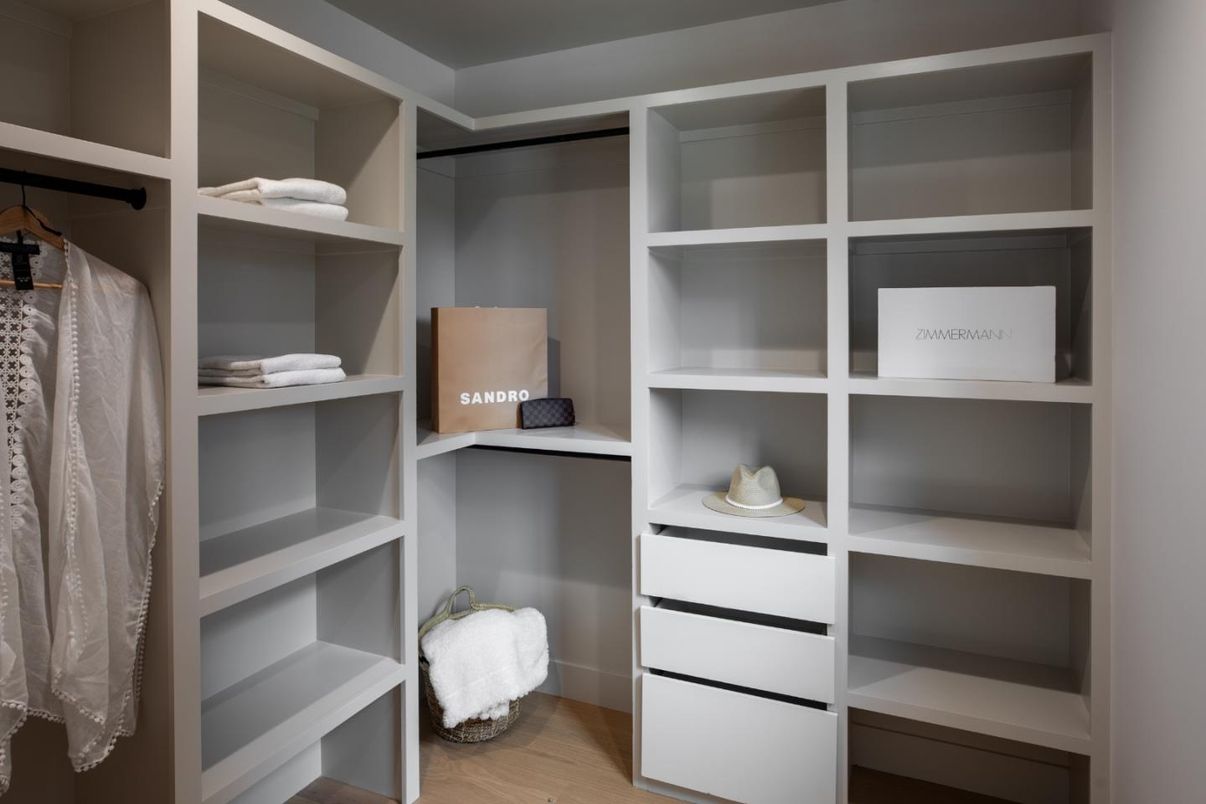 Interior, Walk-in Closets, Wood Texture Flooring