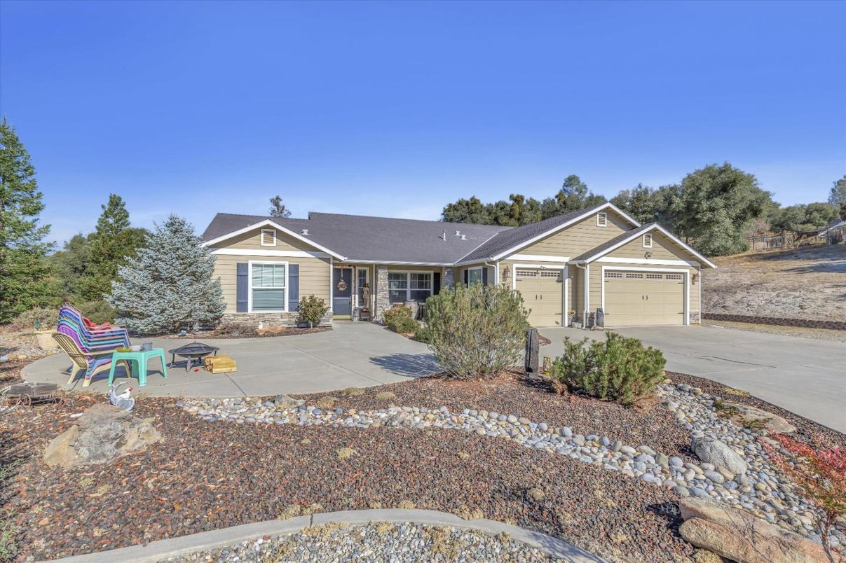 Attached, Backyard, Exterior, Facade, Ranch