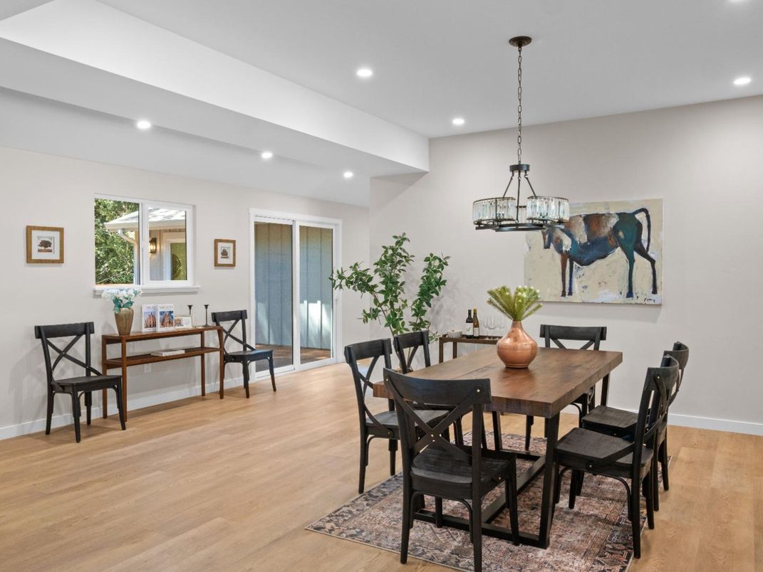 Chandelier, Dining room, Interior, Pendant Lights, Recessed Lighting, Wood Texture Flooring