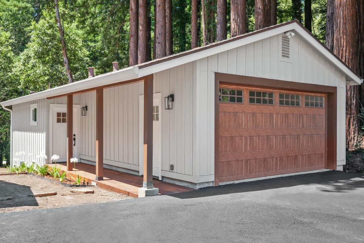 Detached Garage, Exterior