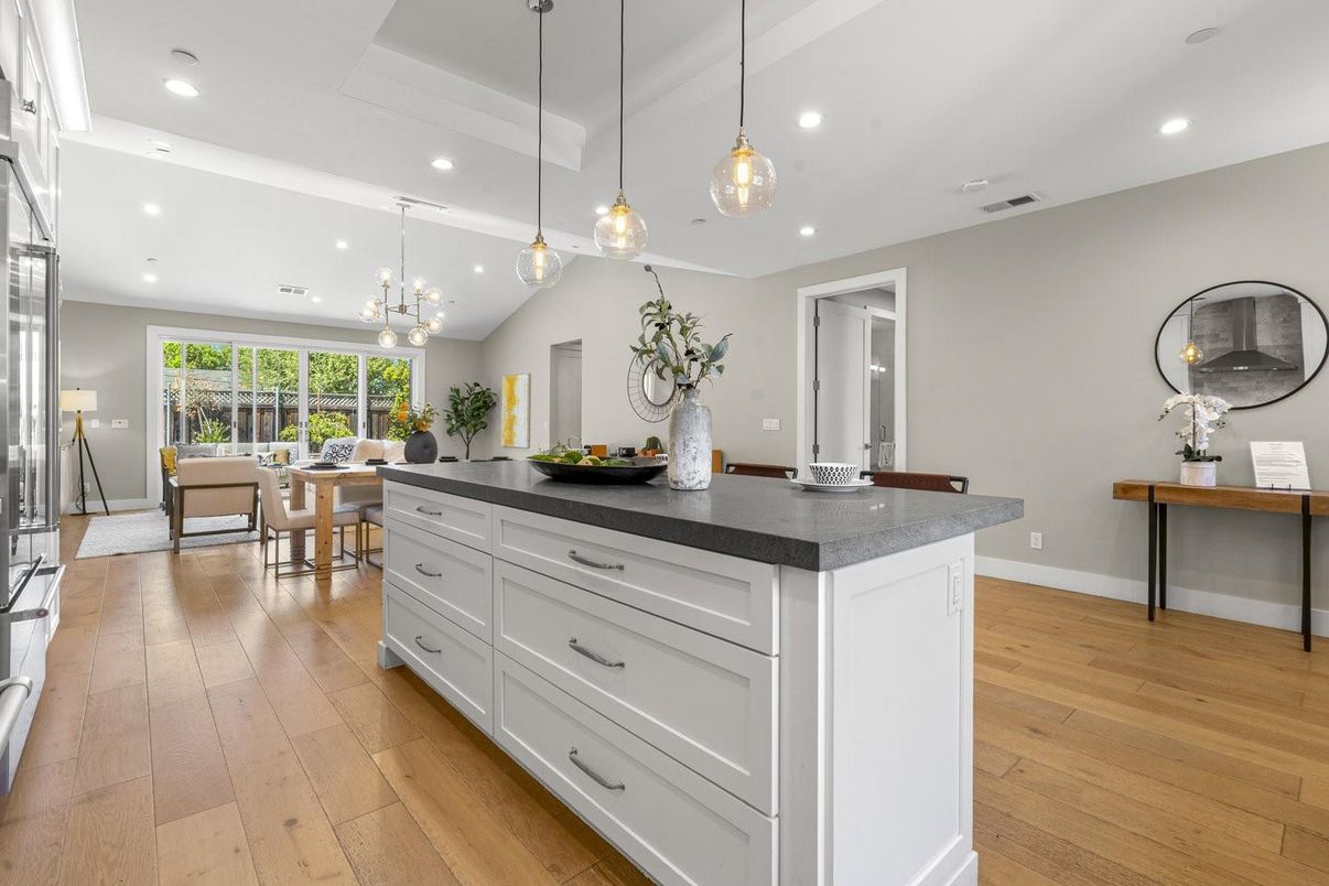 Dining room, Interior, Living room, Pendant Lights, Recessed Lighting, Wood Texture Flooring
