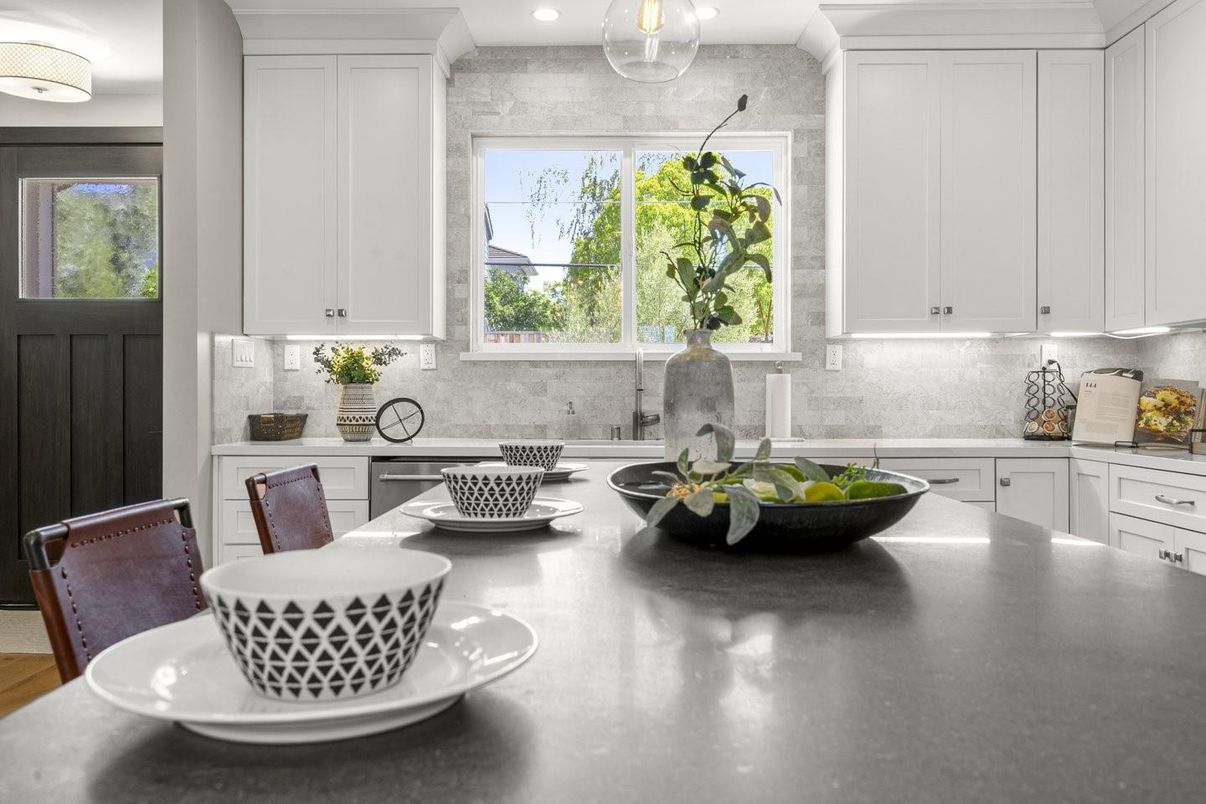 Dining room, Interior, Kitchen, Recessed Lighting