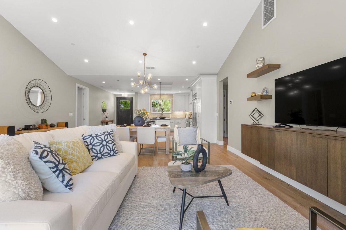 Dining room, Interior, Kitchen, Living room, Pendant Lights, Recessed Lighting, Wood Texture Flooring