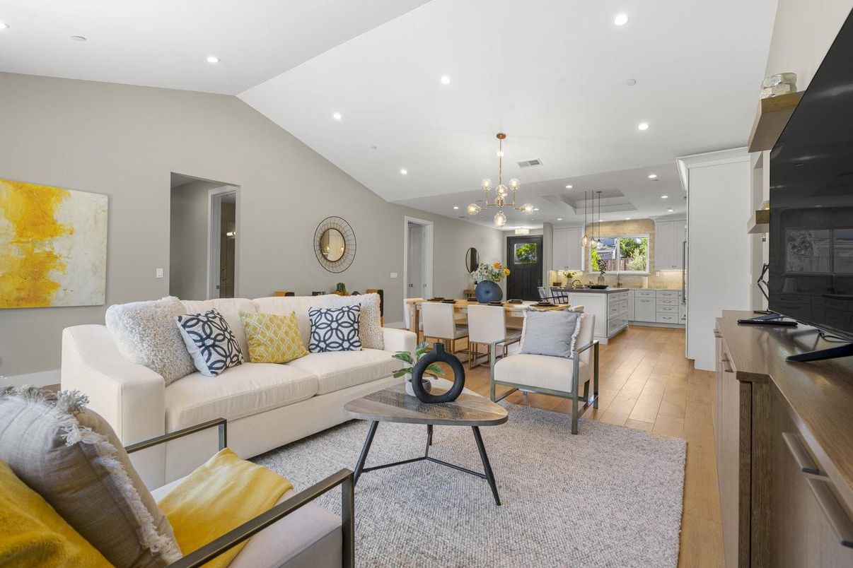 Dining room, Interior, Kitchen, Living room, Pendant Lights, Recessed Lighting, Wood Texture Flooring