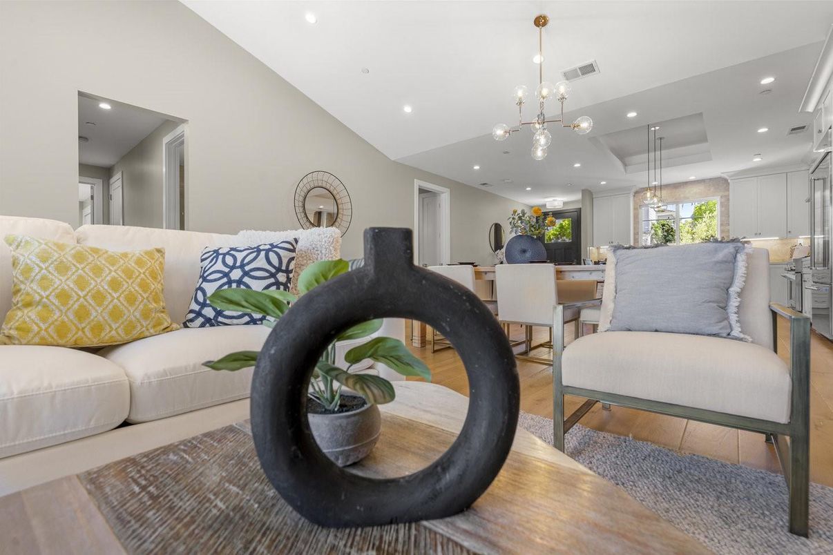Dining room, Interior, Living room, Pendant Lights, Recessed Lighting, Wood Texture Flooring