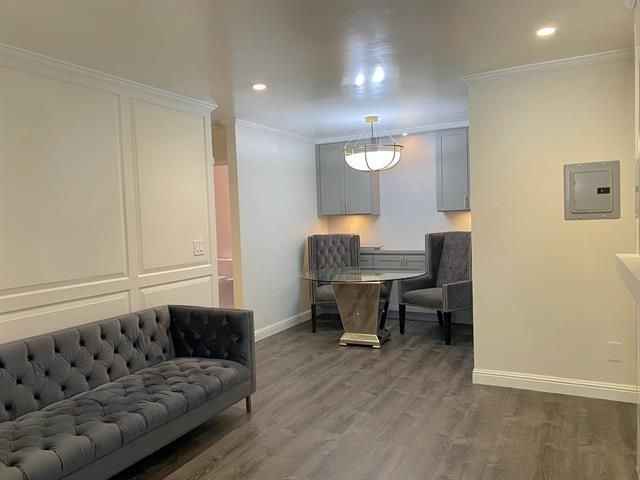 Interior, Pendant Lights, Recessed Lighting, Wood Texture Flooring
