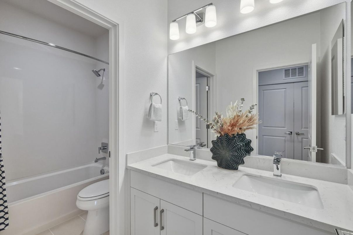 Bathroom, Dual Sink Vanities, Interior