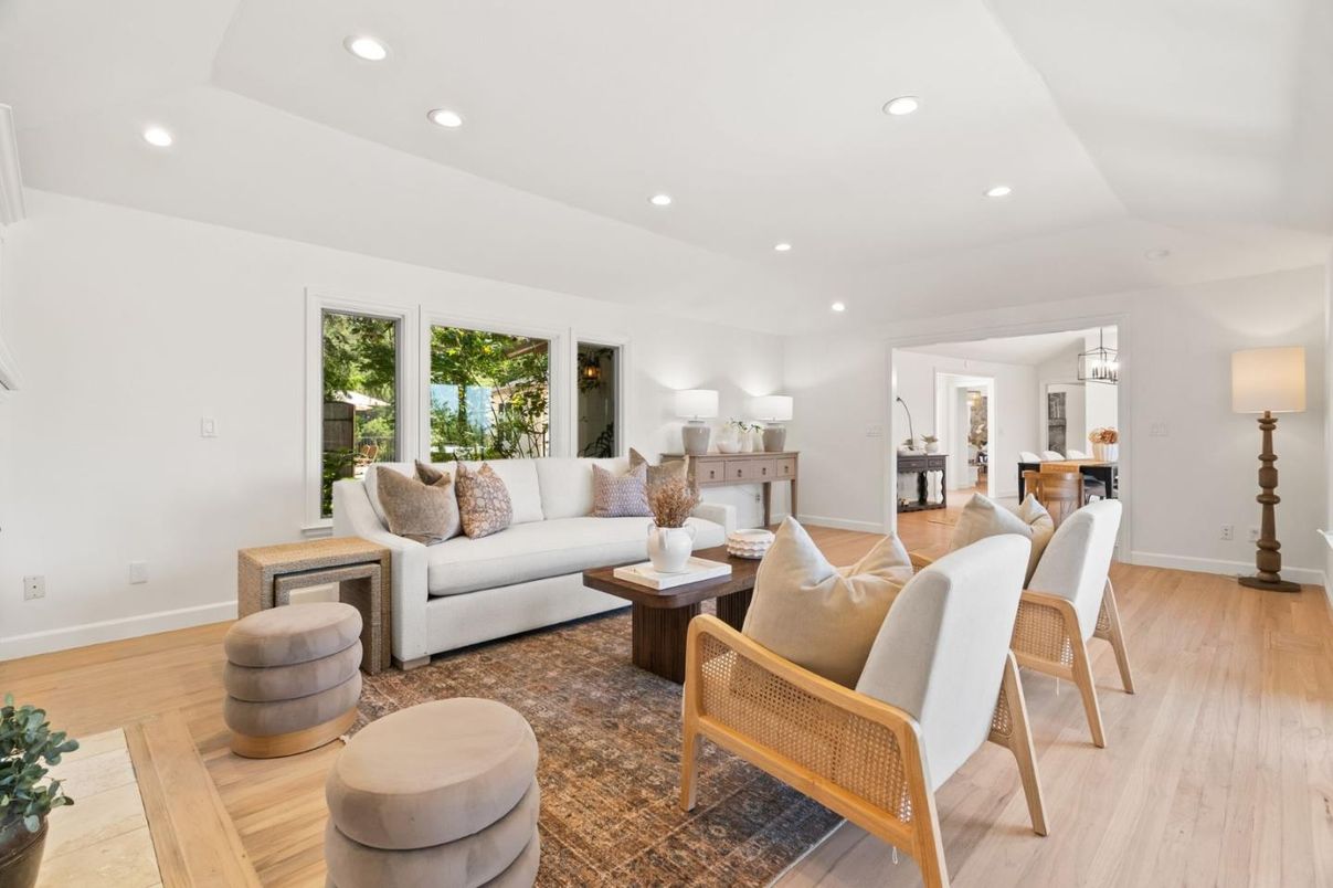 Dining room, Interior, Living room, Recessed Lighting, Wood Texture Flooring