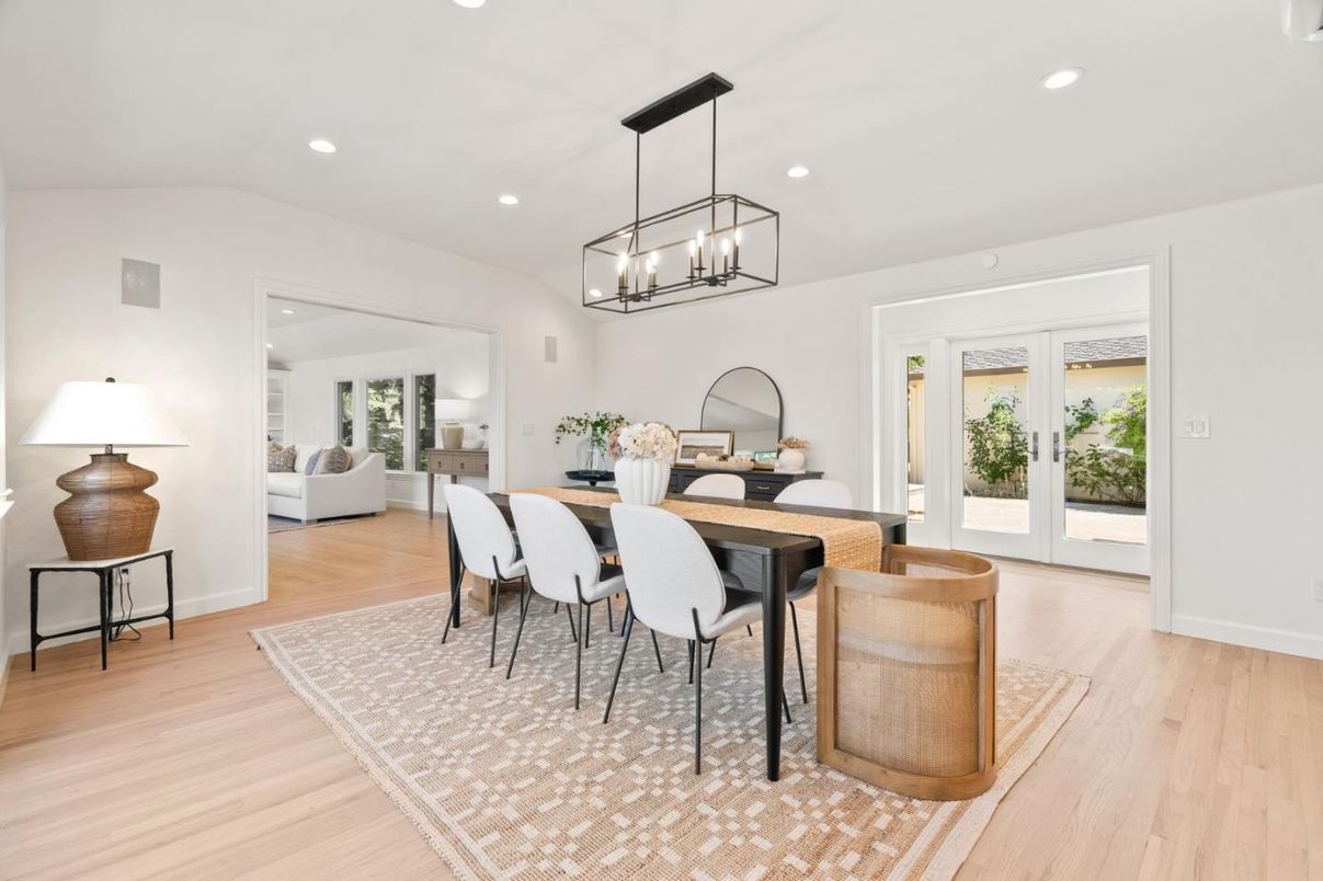 Chandelier, Dining room, Interior, Living room, Pendant Lights, Recessed Lighting, Wood Texture Flooring