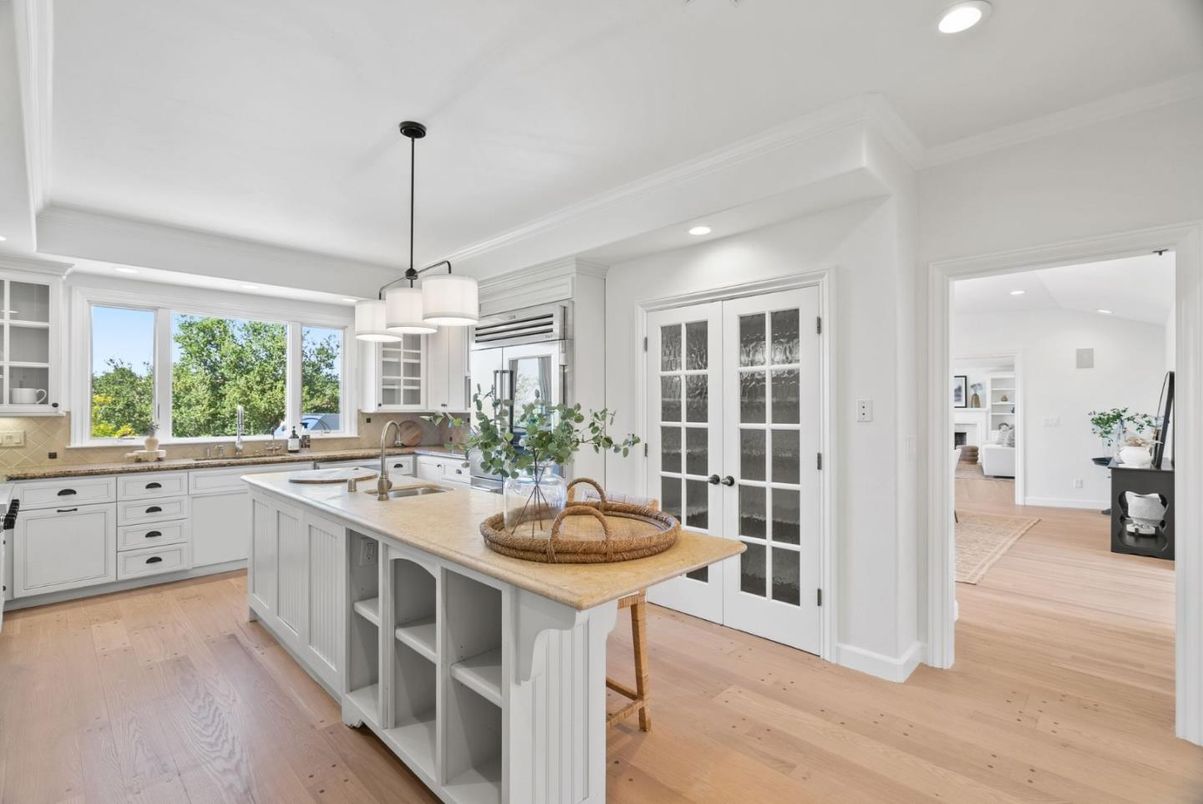Interior, Kitchen, Pendant Lights, Recessed Lighting, Wood Texture Flooring