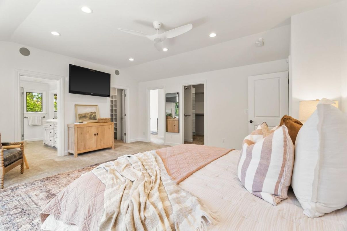 Bedroom, Interior, Recessed Lighting