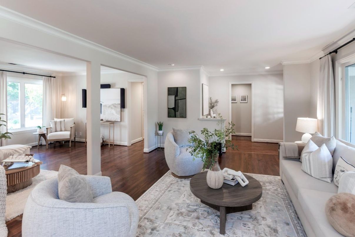 Interior, Living room, Recessed Lighting, Wood Texture Flooring