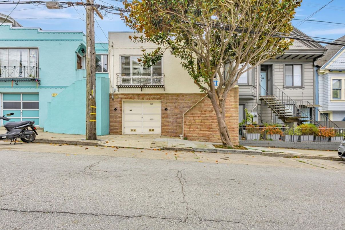 Attached, Exterior, Facade, Brick Facade, Rowhouse
