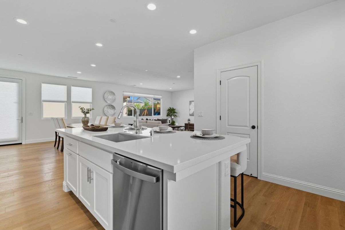 Dining room, Interior, Kitchen, Recessed Lighting, Wood Texture Flooring