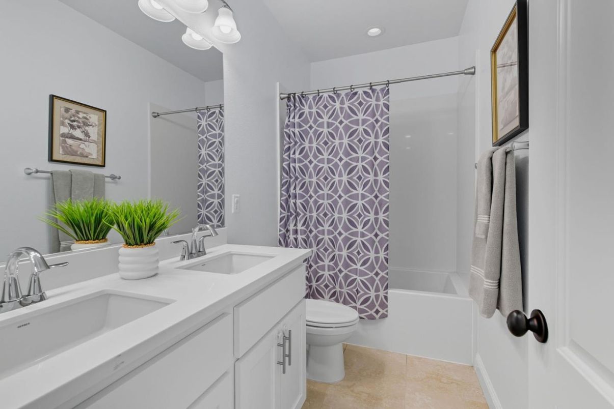 Bathroom, Dual Sink Vanities, Interior, Recessed Lighting