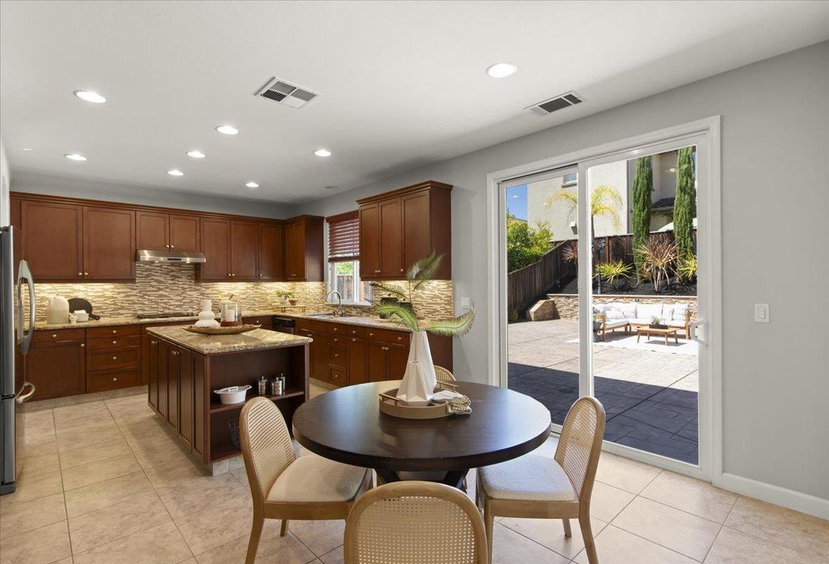 Dining room, Interior, Kitchen, Recessed Lighting