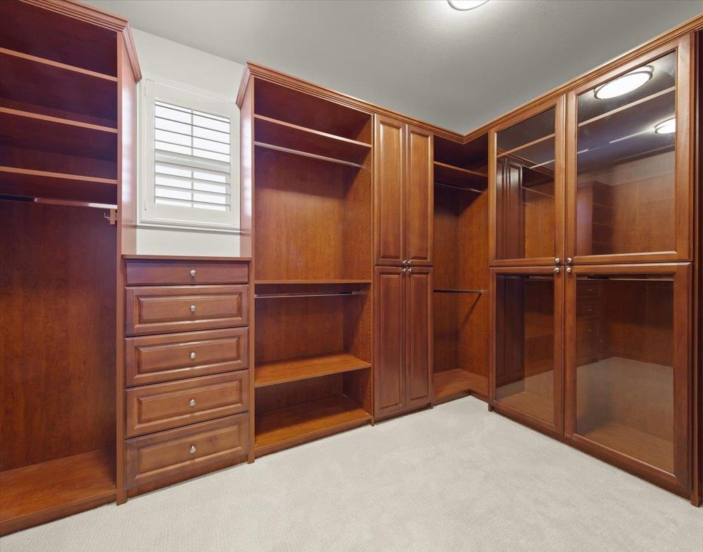 Interior, Walk-in Closets