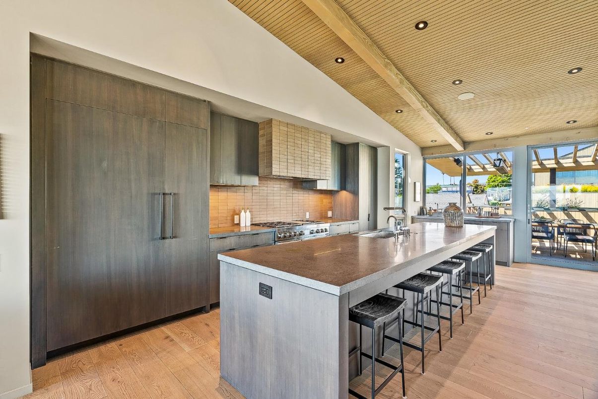 Interior, Kitchen, Recessed Lighting, Stainless Steel Appliances, Wooden Beams, Wooden Ceilings, Wood Texture Flooring