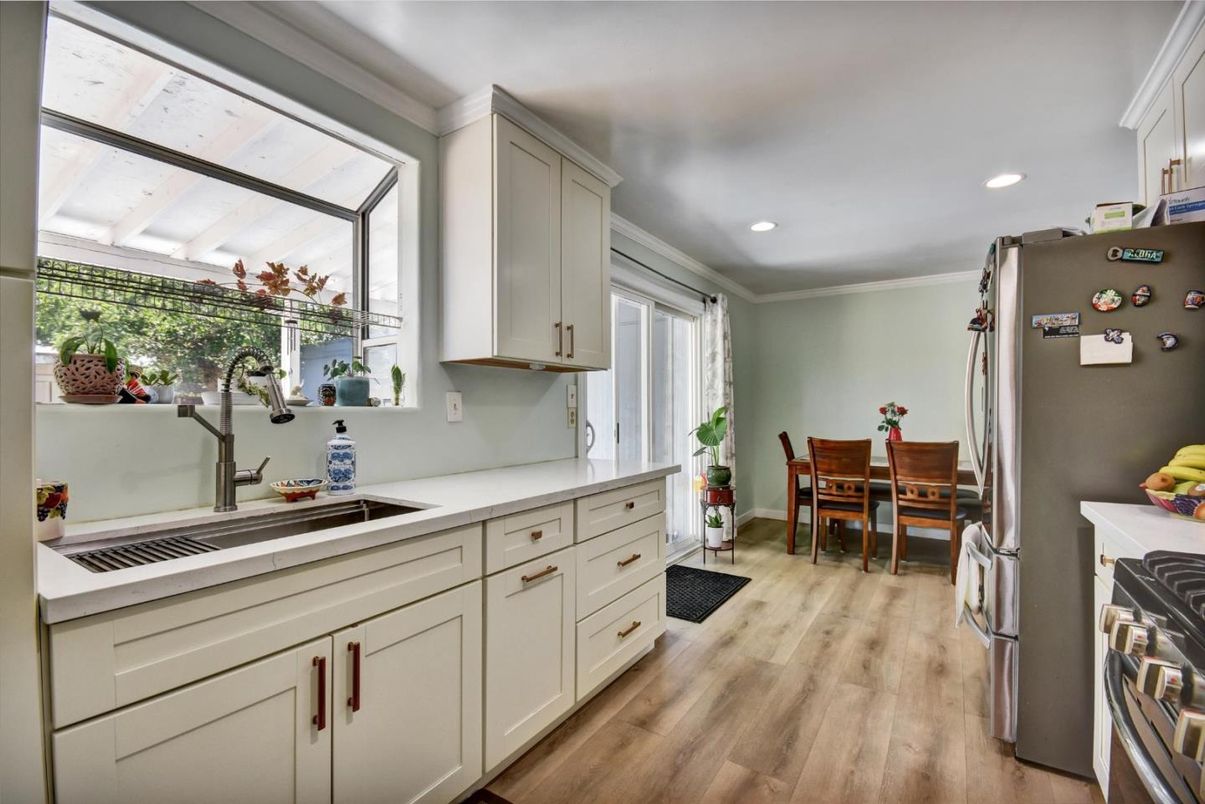 Dining room, Interior, Kitchen, Recessed Lighting, Wood Texture Flooring