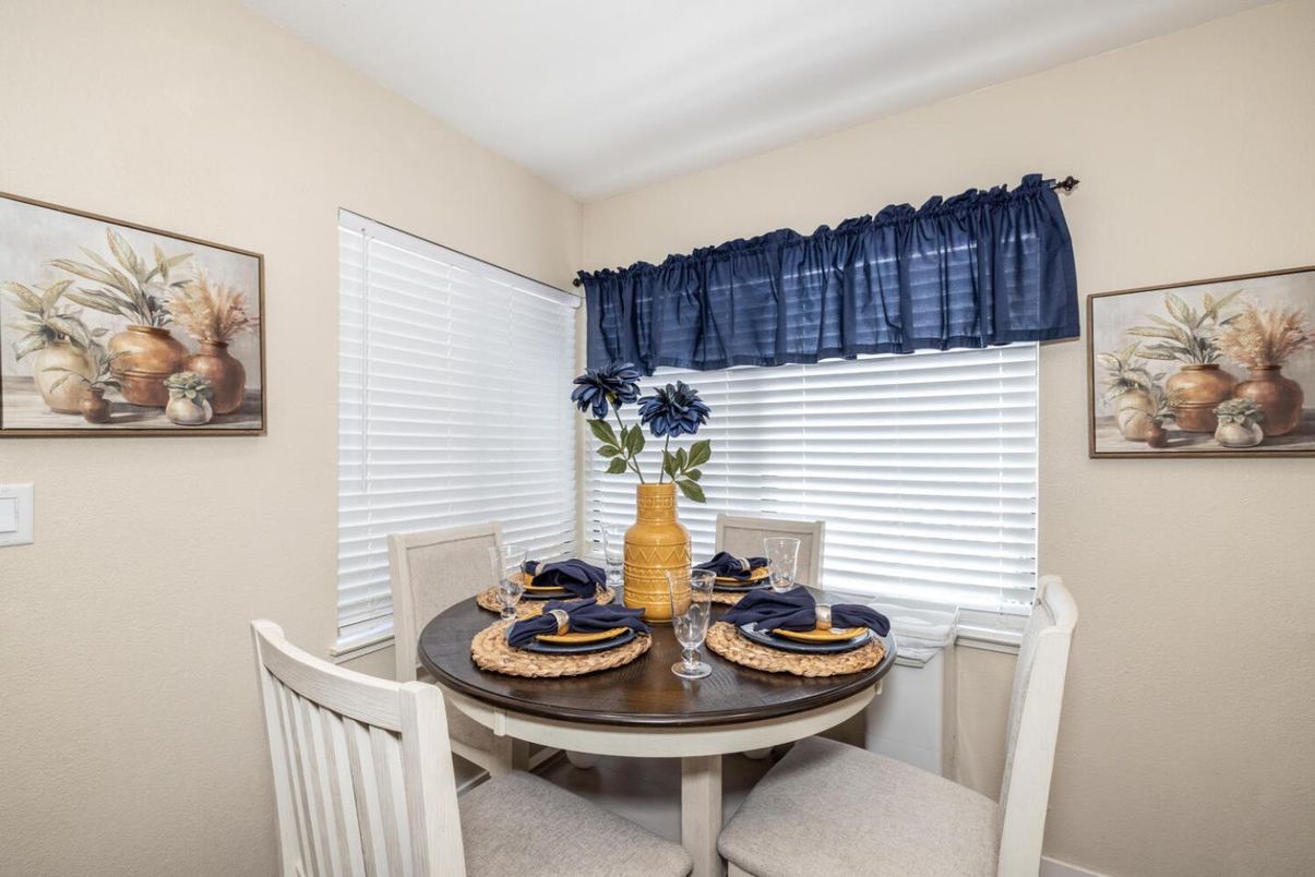 Dining room, Interior
