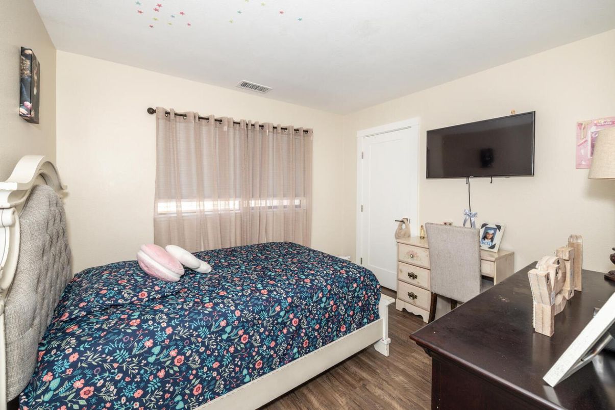Bedroom, Home Office, Interior, Wood Texture Flooring
