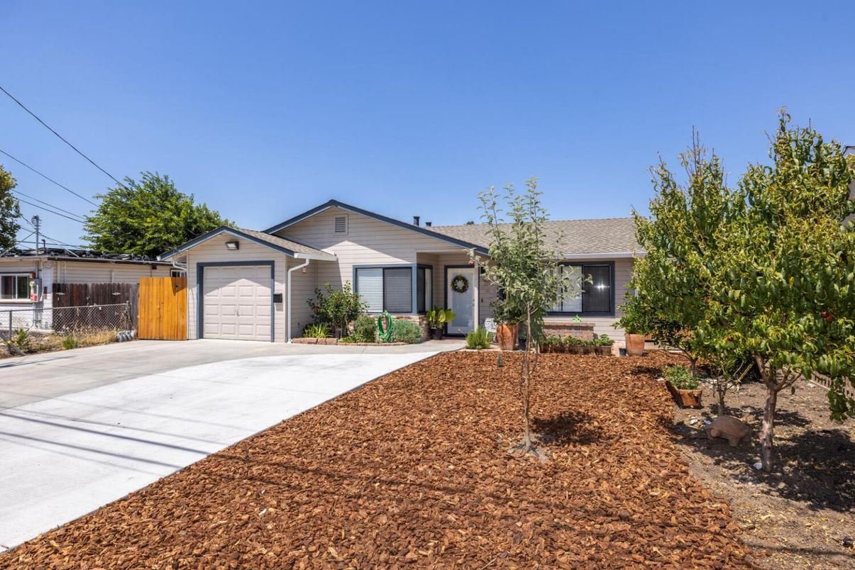 Attached, Backyard, Exterior, Facade, Ranch