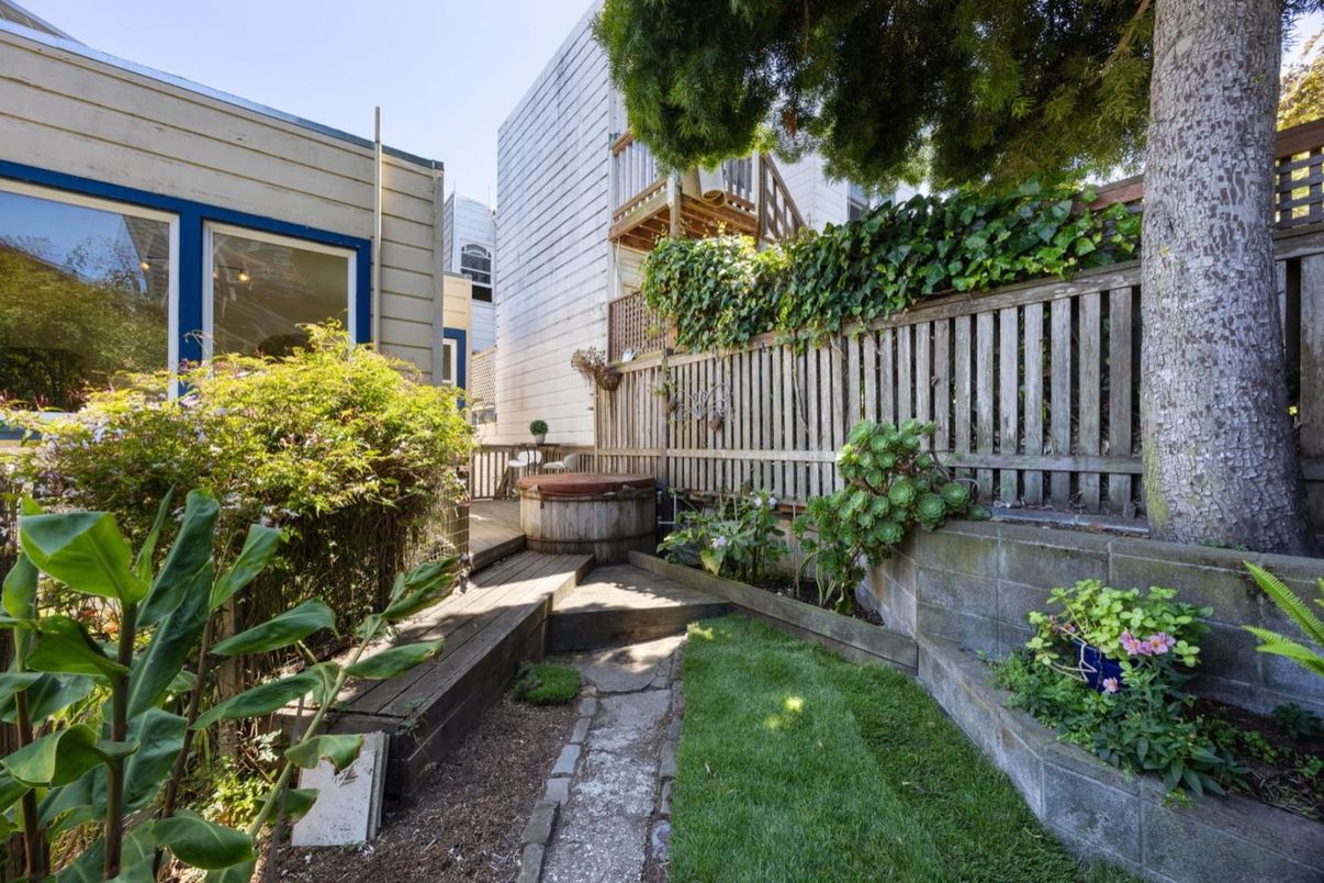 Exterior, Hot Tub