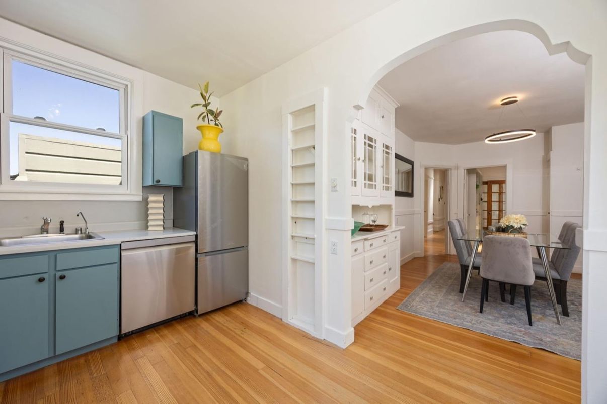 Dining room, Interior, Kitchen, Recessed Lighting, Stainless Steel Appliances, Wood Texture Flooring
