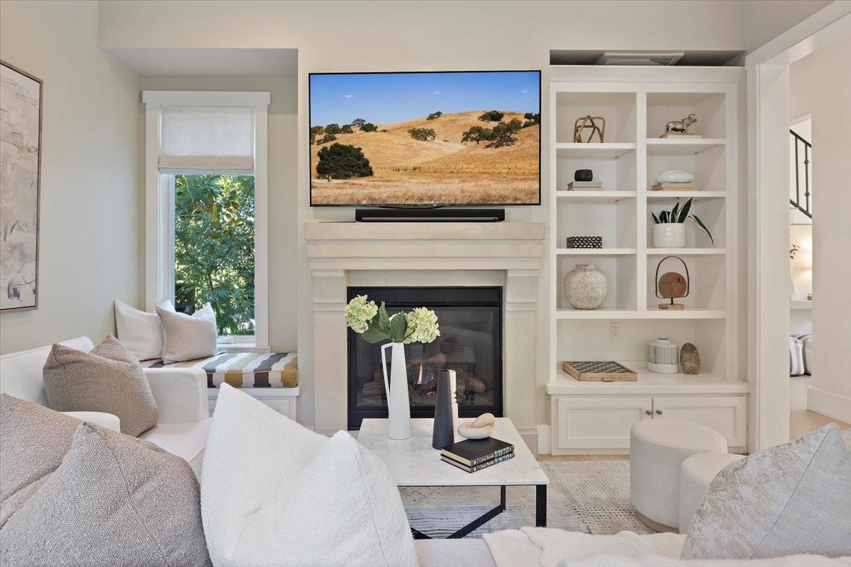 Fireplace, Interior, Living room