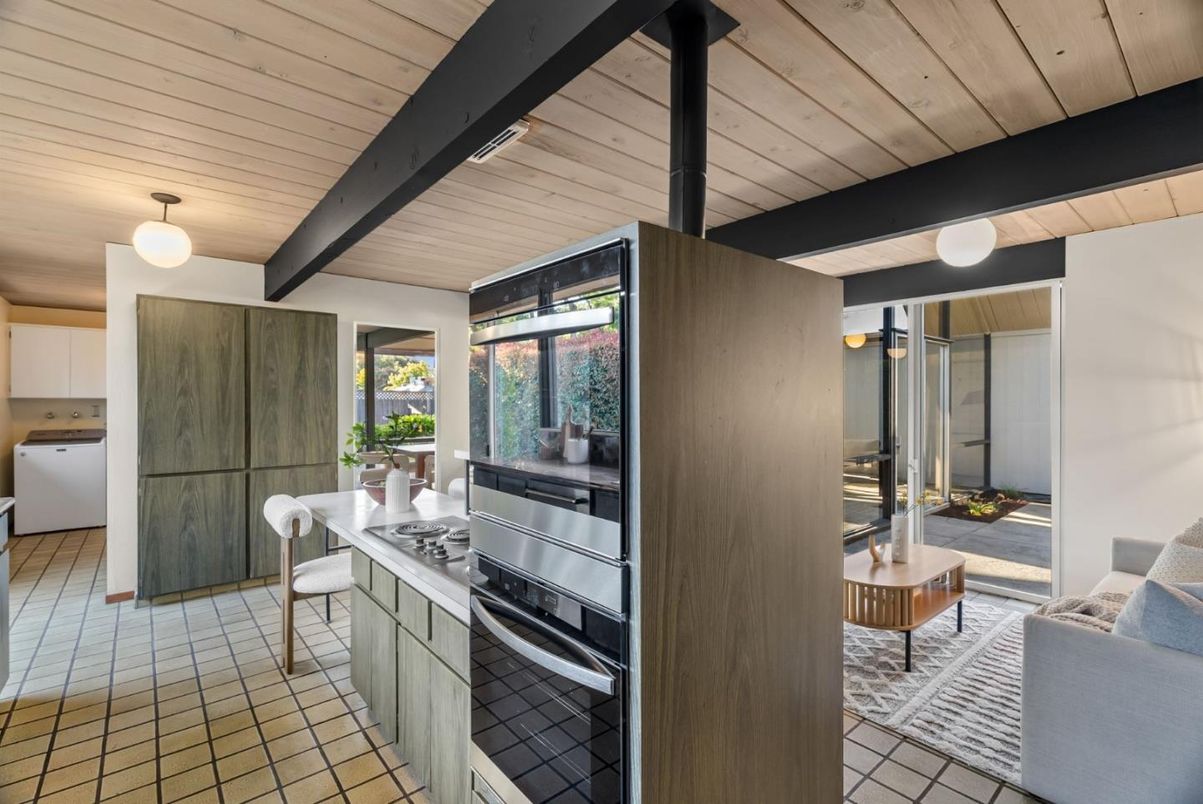Dining room, Interior, Kitchen, Pendant Lights, Stainless Steel Appliances, Wooden Ceilings