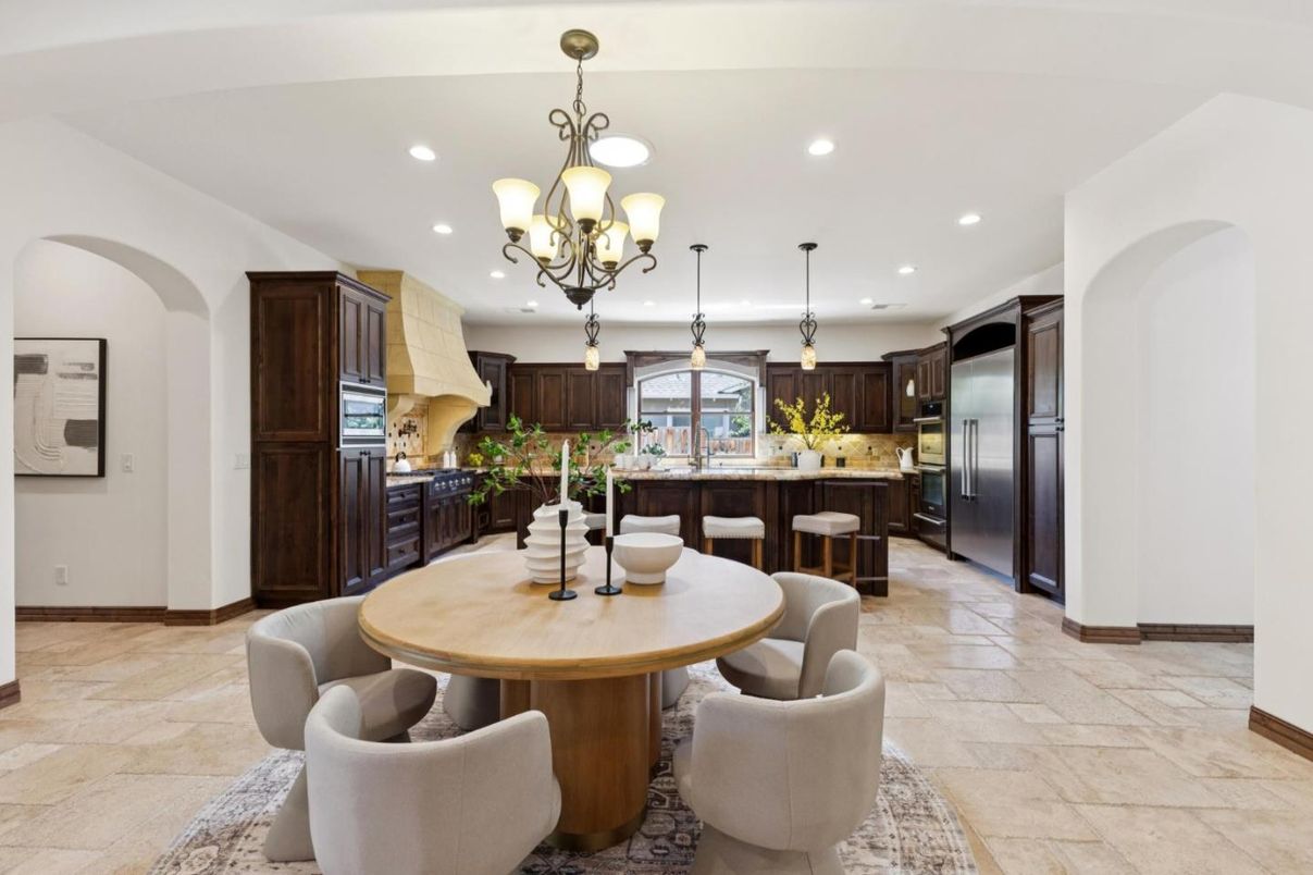 Chandelier, Dining room, Interior, Kitchen, Pendant Lights, Recessed Lighting, Stainless Steel Appliances