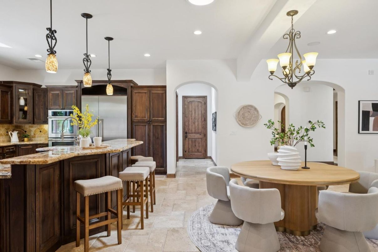 Chandelier, Dining room, Interior, Kitchen, Pendant Lights, Recessed Lighting, Stainless Steel Appliances