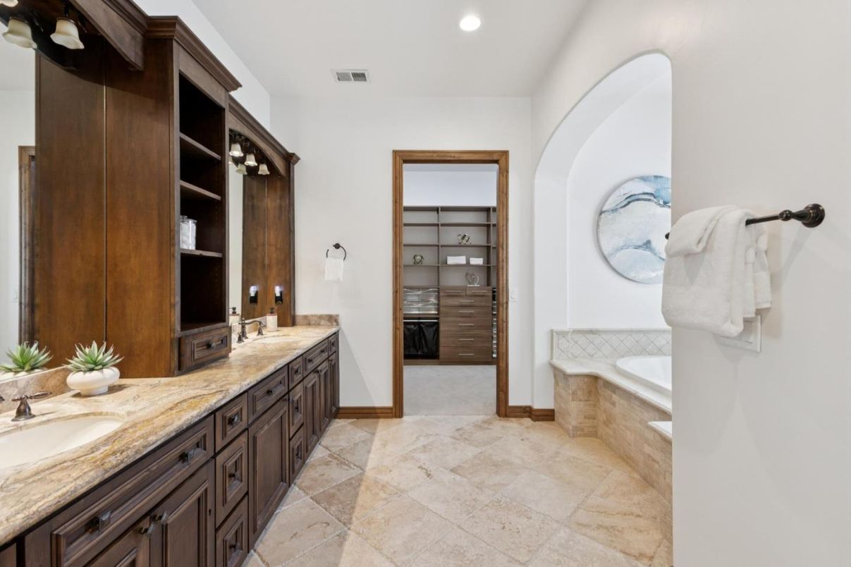 Bathroom, Dual Sink Vanities, Interior, Recessed Lighting, Walk-in Closets