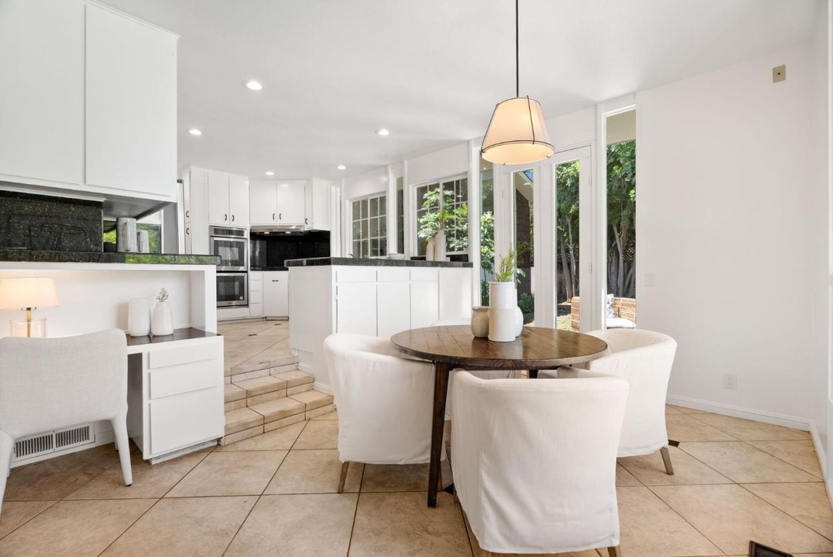 Dining room, Interior, Kitchen, Pendant Lights, Recessed Lighting, Stainless Steel Appliances
