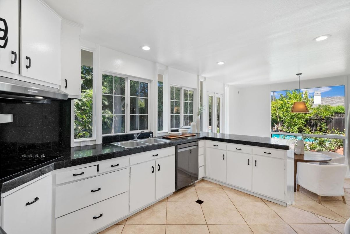 Dining room, Interior, Kitchen, Pendant Lights, Recessed Lighting