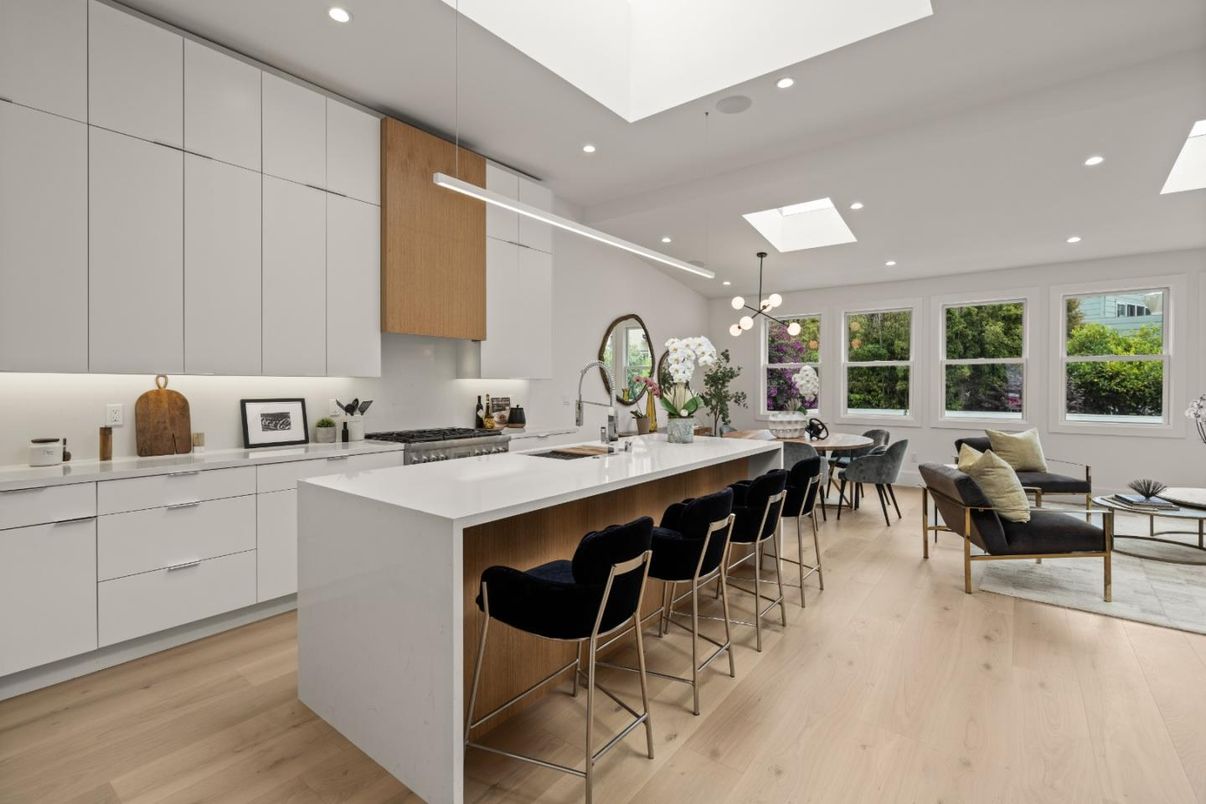 Dining room, Interior, Kitchen, Pendant Lights, Recessed Lighting, Wood Texture Flooring