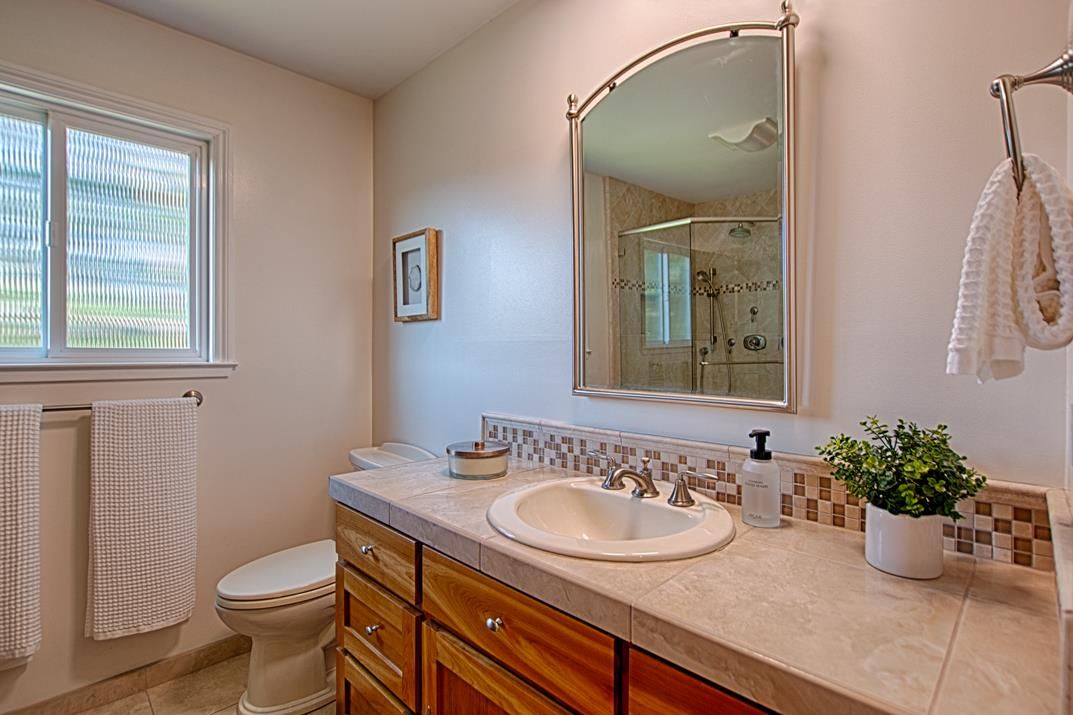 Bathroom, Interior, Tile Countertops