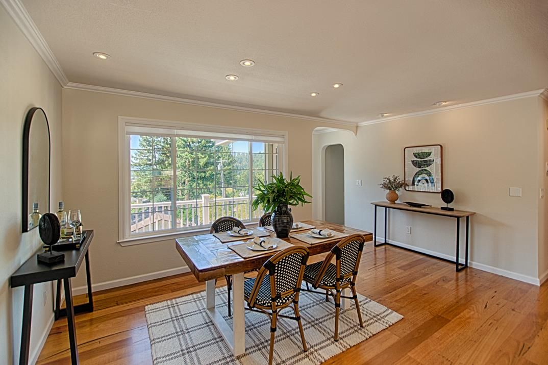 Dining room, Interior, Recessed Lighting, Wood Texture Flooring