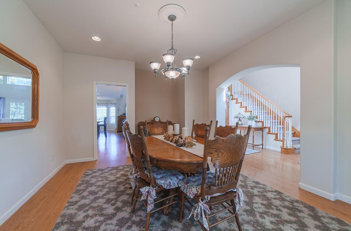 Chandelier, Dining room, Interior, Recessed Lighting, Wood Texture Flooring