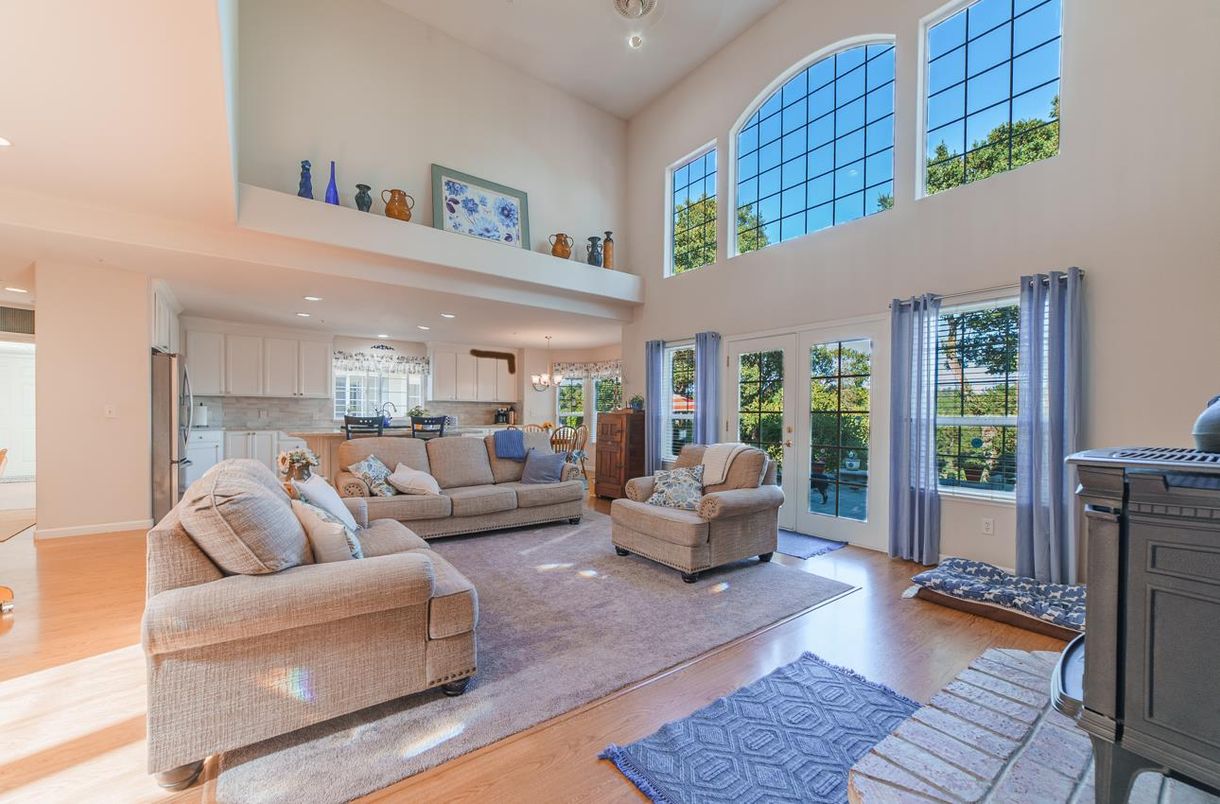 Interior, Kitchen, Living room, Pendant Lights, Recessed Lighting, Stainless Steel Appliances, Wood Texture Flooring