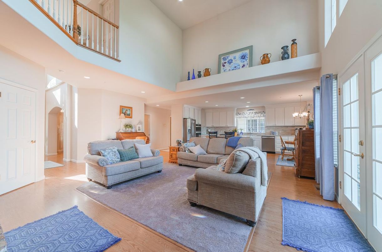 Interior, Kitchen, Living room, Pendant Lights, Recessed Lighting, Wood Texture Flooring