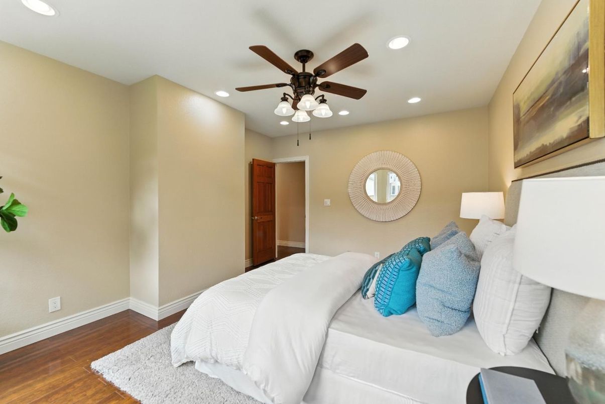 Bedroom, Interior, Recessed Lighting, Wood Texture Flooring